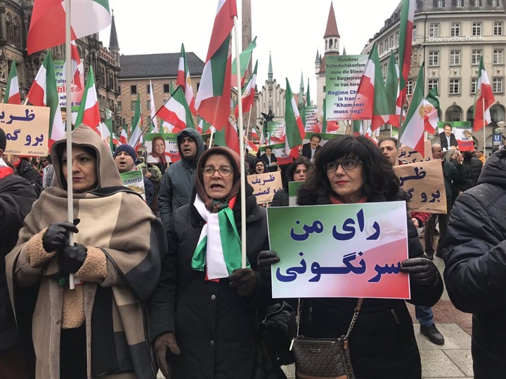 Iranians in Germany protesting against regime at MSC