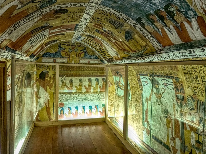 The Tale of Sen-Nedjem and Setet-Aset: The Complete Tomb of the Chief Artisan