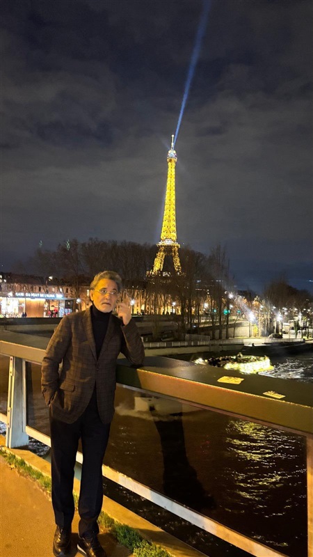 At five in the afternoon, Cairo time (11)