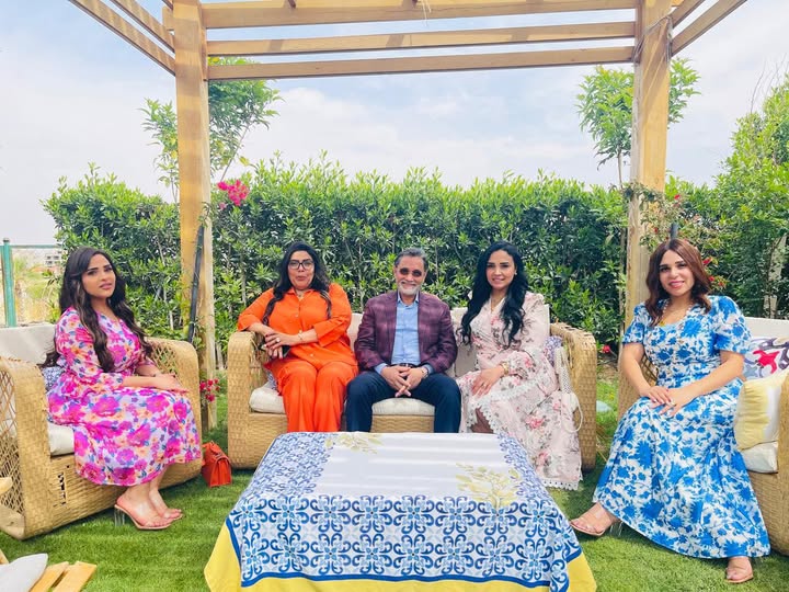 At five in the afternoon, Cairo time (17)