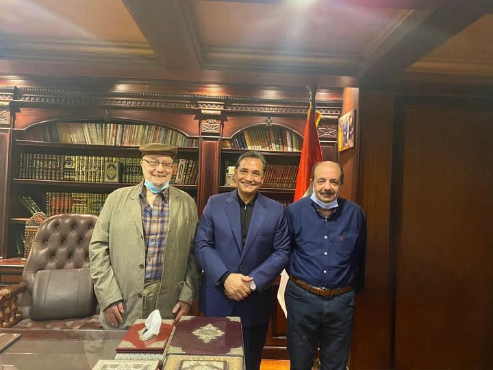 At five in the afternoon, Cairo time (19)