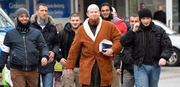 «Islamization of Europe» Groups are the starting points of recruitment young people in favor of Daesh