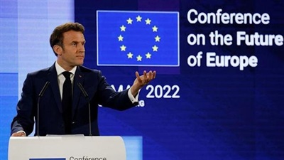 Macron calls for