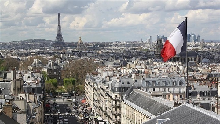 France cuts off Brotherhood's